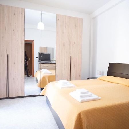 Cozy Apartments De Gasperi Bari Eksteriør bilde